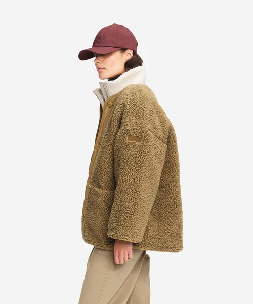 AIGLE（エーグル）の「撥水 リバーシブル キルティングボア シェルパジャケット（ブルゾン・レディース・カーキ/ダークネイビー・L/S/M/XS）」の6枚目の写真