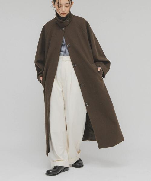 KBF（ケイビーエフ）の「ステンカラーコクーンロングコート（ステンカラーコート・レディース・チャコールグレー/ブラック/ブラウン・36/38）」の4枚目の写真