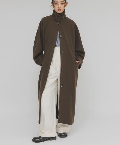 KBF（ケイビーエフ）の「ステンカラーコクーンロングコート（ステンカラーコート・レディース・チャコールグレー/ブラック/ブラウン・36/38）」の5枚目の写真