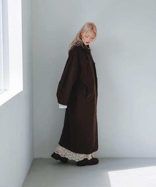 KBF（ケイビーエフ）の「ステンカラーコクーンロングコート（ステンカラーコート・レディース・チャコールグレー/ブラック/ブラウン・36/38）」の9枚目の写真