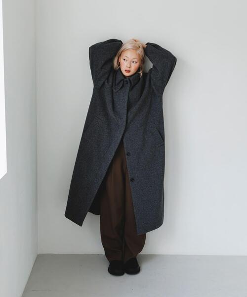 KBF（ケイビーエフ）の「ステンカラーコクーンロングコート（ステンカラーコート・レディース・チャコールグレー/ブラック/ブラウン・36/38）」の18枚目の写真