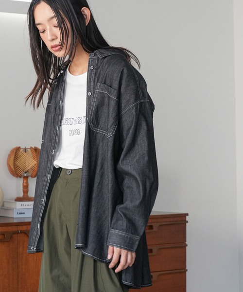mili an deni(ミリアンデニ)の「オーバーサイズデニムシャツ(シャツ/ブラウス・レディース・ブラック/インディゴブルー・M)」の3枚目の写真