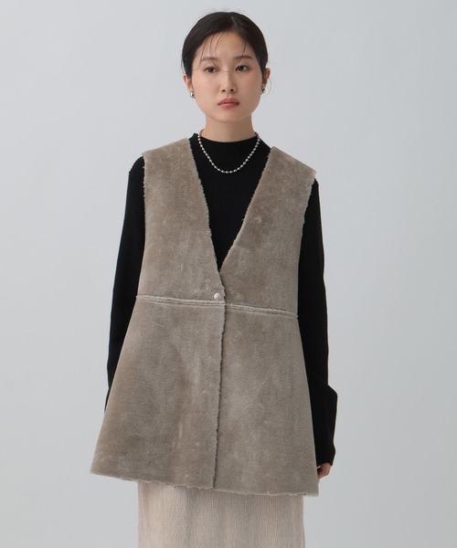 LEPSIM（レプシィム）の「リバーシブルボアフェイクレザーベスト　598317（ベスト・レディース・ブラック/ブラウン/グレイッシュベージュ・FREE）」の18枚目の写真