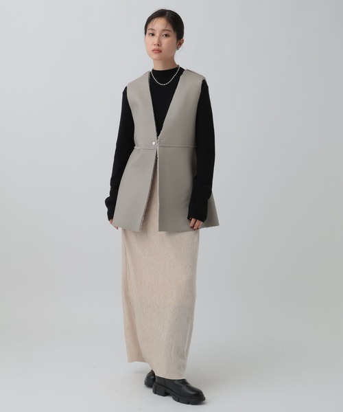 LEPSIM（レプシィム）の「リバーシブルボアフェイクレザーベスト　598317（ベスト・レディース・ブラック/ブラウン/グレイッシュベージュ・FREE）」の20枚目の写真