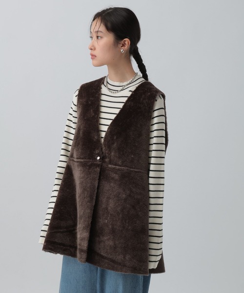 LEPSIM（レプシィム）の「リバーシブルボアフェイクレザーベスト　598317（ベスト・レディース・ブラック/ブラウン/グレイッシュベージュ・FREE）」の12枚目の写真