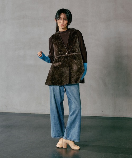 LEPSIM（レプシィム）の「リバーシブルボアフェイクレザーベスト　598317（ベスト・レディース・ブラック/ブラウン/グレイッシュベージュ・FREE）」の13枚目の写真