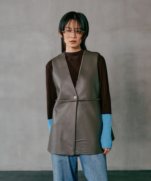 LEPSIM（レプシィム）の「リバーシブルボアフェイクレザーベスト　598317（ベスト・レディース・ブラック/ブラウン/グレイッシュベージュ・FREE）」の17枚目の写真