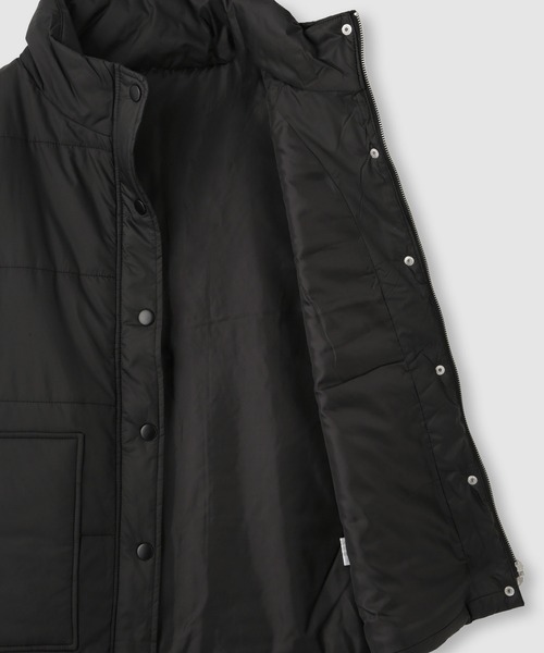 Mac-House（マックハウス）の「milli de l'air 中綿ベルテッドハイネックベスト（その他アウター・レディース・ベージュ/ブラック・M）」の16枚目の写真