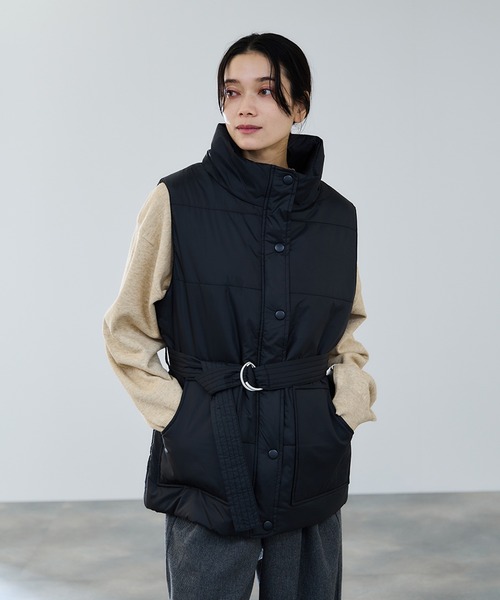 Mac-House（マックハウス）の「milli de l'air 中綿ベルテッドハイネックベスト（その他アウター・レディース・ベージュ/ブラック・M）」の22枚目の写真