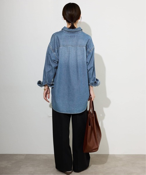 SLOBE IENA（スローブイエナ）の「《WEB限定/追加3》LE DENIM BDUデニムシャツ（シャツ/ブラウス・レディース・ブルー・FREE）」の4枚目の写真