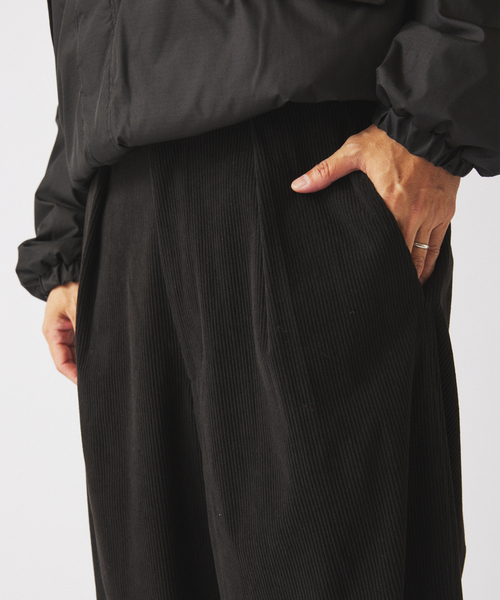 JOURNAL STANDARD relume（ジャーナルスタンダード　レリューム）の「Pコーデュロイ オーバーパンツ（スラックス・メンズ・チャコールグレー/ブラック/ベージュ系その他/カーキ・LARGE/MEDIUM/SMALL）」の10枚目の写真
