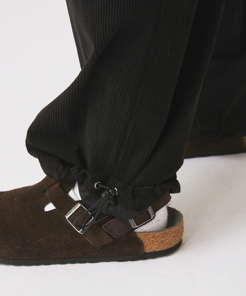 JOURNAL STANDARD relume（ジャーナルスタンダード　レリューム）の「Pコーデュロイ オーバーパンツ（スラックス・メンズ・チャコールグレー/ブラック/ベージュ系その他/カーキ・LARGE/MEDIUM/SMALL）」の11枚目の写真