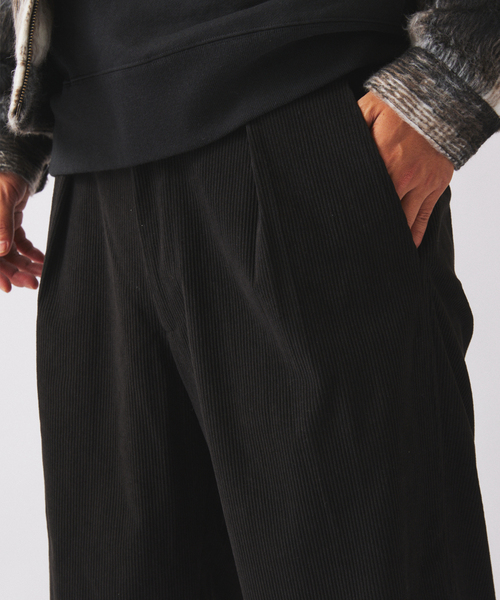 JOURNAL STANDARD relume（ジャーナルスタンダード　レリューム）の「Pコーデュロイ オーバーパンツ（スラックス・メンズ・チャコールグレー/ブラック/ベージュ系その他/カーキ・LARGE/MEDIUM/SMALL）」の16枚目の写真