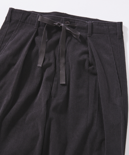 JOURNAL STANDARD relume（ジャーナルスタンダード　レリューム）の「Pコーデュロイ オーバーパンツ（スラックス・メンズ・チャコールグレー/ブラック/ベージュ系その他/カーキ・LARGE/MEDIUM/SMALL）」の22枚目の写真
