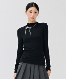 女性フリルハーフネック起毛Tシャツ-ブラック