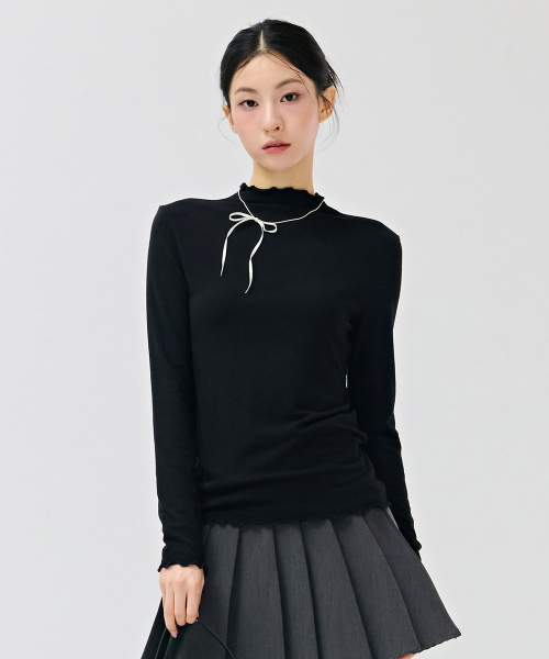CHASECULT(チェイスカルト)の「女性フリルハーフネック起毛Tシャツ-ブラック(Tシャツ/カットソー・レディース・ブラック・90/85/95)」の3枚目の写真