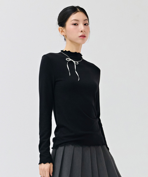 CHASECULT(チェイスカルト)の「女性フリルハーフネック起毛Tシャツ-ブラック(Tシャツ/カットソー・レディース・ブラック・90/85/95)」の4枚目の写真