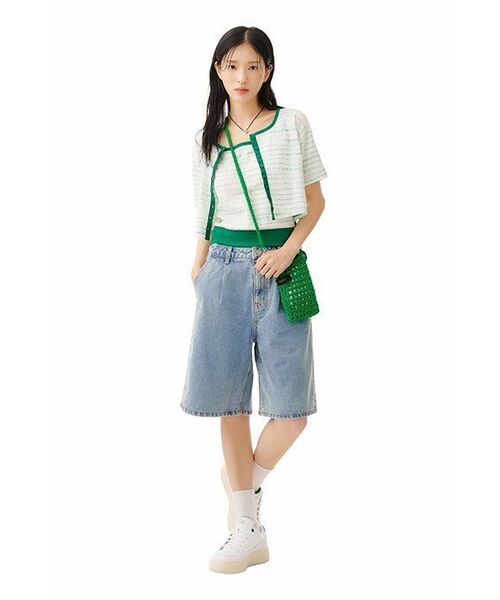 MUSINSA STANDARD WOMAN（ムシンサスタンダードウーマン）の「ウィメンズワイドバミューダデニムショーツ[ライトインディゴ]（デニムパンツ・レディース・その他・26/27/28/29/24/25/30）」の18枚目の写真