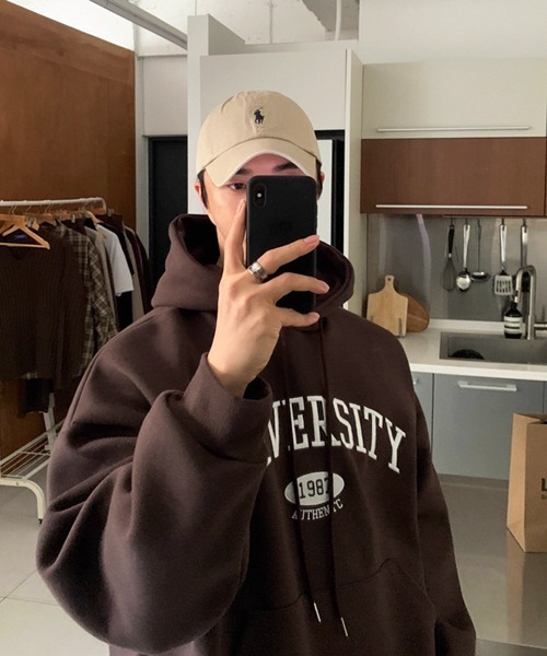 NOWLE(ノウル)の「【NOWLE】UNIVERSITY カレッジロゴ 刺繍 プルオーバーパーカー(パーカー・メンズ・ブラウン/グレー・MEDIUM/LARGE/X-LARGE)」の7枚目の写真