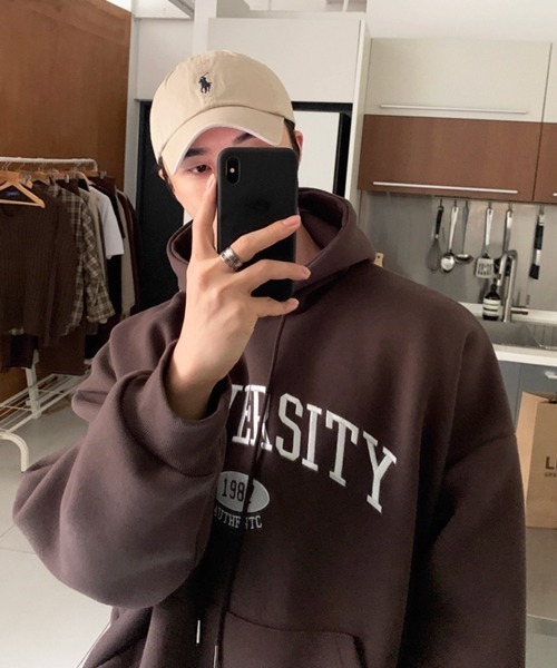 NOWLE(ノウル)の「【NOWLE】UNIVERSITY カレッジロゴ 刺繍 プルオーバーパーカー(パーカー・メンズ・ブラウン/グレー・MEDIUM/LARGE/X-LARGE)」の8枚目の写真