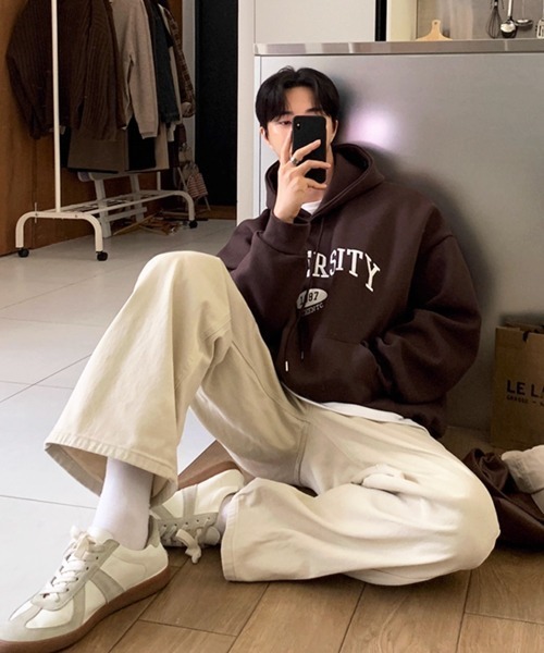 NOWLE(ノウル)の「【NOWLE】UNIVERSITY カレッジロゴ 刺繍 プルオーバーパーカー(パーカー・メンズ・ブラウン/グレー・MEDIUM/LARGE/X-LARGE)」の11枚目の写真