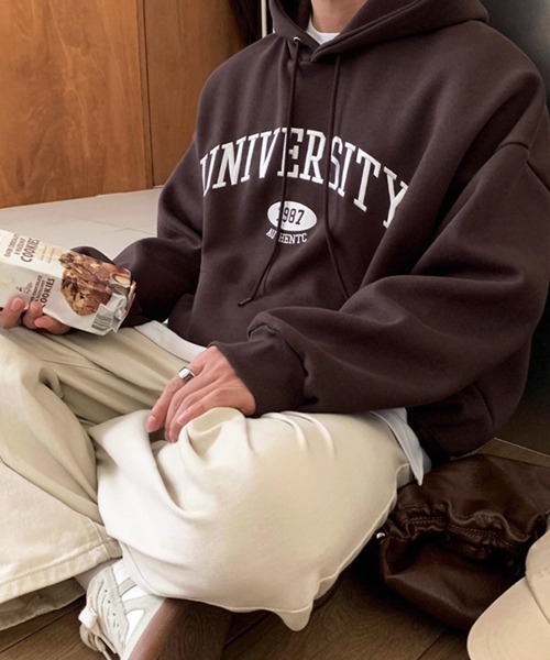 NOWLE(ノウル)の「【NOWLE】UNIVERSITY カレッジロゴ 刺繍 プルオーバーパーカー(パーカー・メンズ・ブラウン/グレー・MEDIUM/LARGE/X-LARGE)」の14枚目の写真