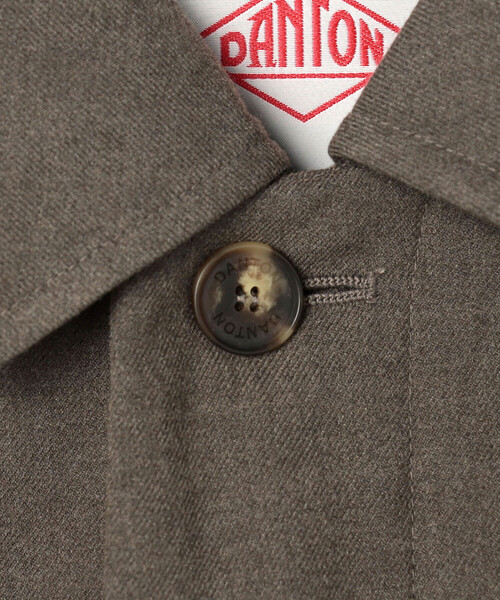 DANTON(ダントン)の「WOMEN'S WOOL LIKE INSULATION COLLARED COAT(ステンカラーコート・レディース・グレイッシュベージュ/ブラック・XS/S/M)」の11枚目の写真