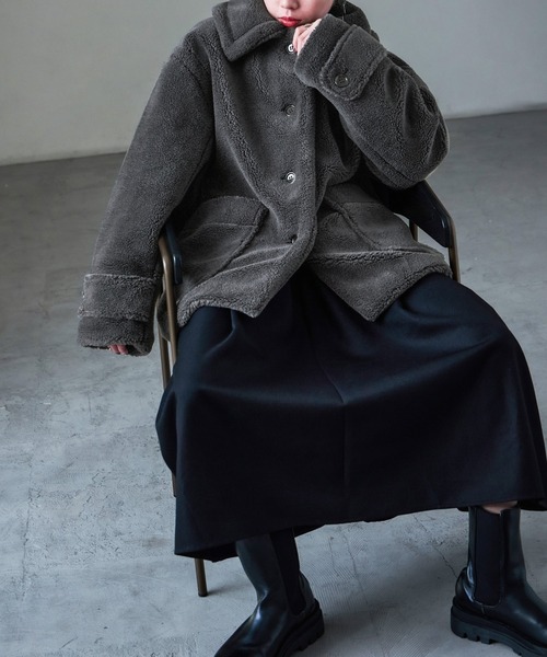 Fashion Letter(ファッションレター)の「ミドル丈 テディボア ステンカラーコート(ステンカラーコート・レディース・ライトベージュ/チャコールグレー/モカ・M)」の12枚目の写真