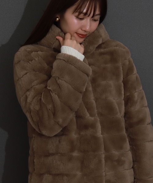 libelle more(リベル モア)の「ボーダーフェイクファーリバーシブルロングコート(ダウンジャケット/コート・レディース・ブラック/グレー/ベージュ/モカ・M/L)」の22枚目の写真