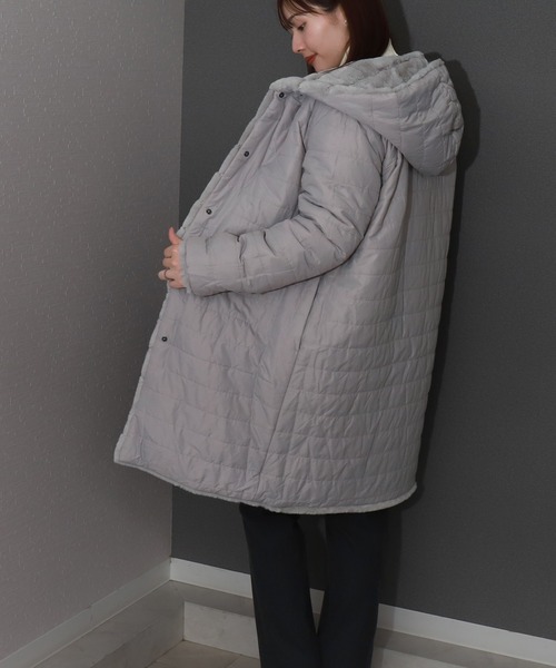 libelle more(リベル モア)の「ボーダーフェイクファーリバーシブルロングコート(ダウンジャケット/コート・レディース・ブラック/グレー/ベージュ/モカ・M/L)」の7枚目の写真