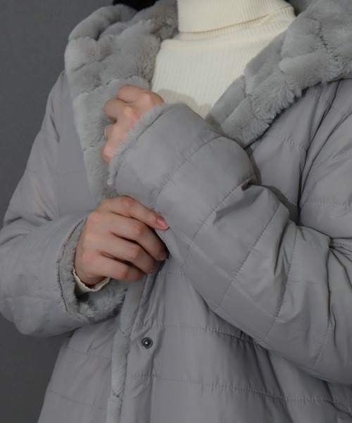 libelle more(リベル モア)の「ボーダーフェイクファーリバーシブルロングコート(ダウンジャケット/コート・レディース・ブラック/グレー/ベージュ/モカ・M/L)」の12枚目の写真