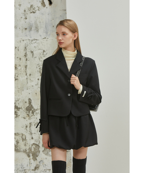 ANOETIC(アノエティック)の「RIBBON POINT SHORT JACKET_BLACK(テーラードジャケット・レディース・ブラック・FREE)」の3枚目の写真