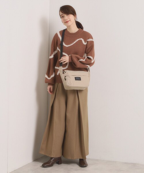 ITS'DEMO（イッツデモ）の「撥水ナイロン舟形ショルダー（ショルダーバッグ・レディース・ライトベージュ/ブラック/ナチュラル/パープル・00）」の10枚目の写真