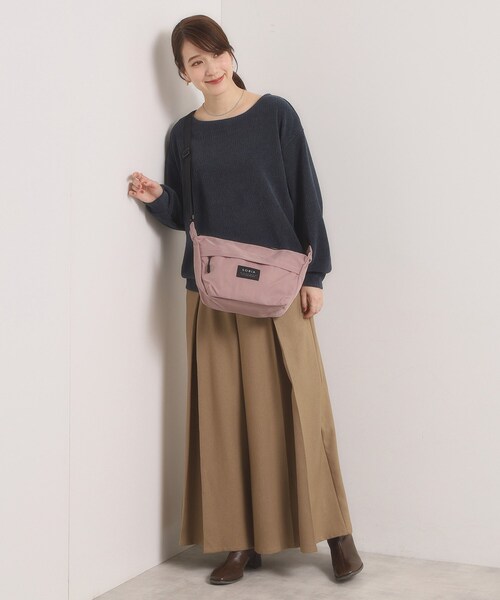 ITS'DEMO（イッツデモ）の「撥水ナイロン舟形ショルダー（ショルダーバッグ・レディース・ライトベージュ/ブラック/ナチュラル/パープル・00）」の12枚目の写真