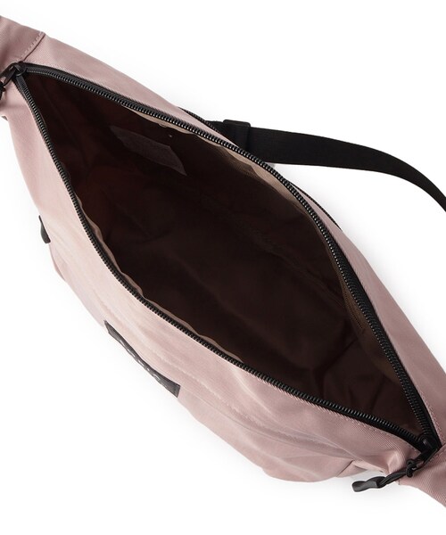 ITS'DEMO（イッツデモ）の「撥水ナイロン舟形ショルダー（ショルダーバッグ・レディース・ライトベージュ/ブラック/ナチュラル/パープル・00）」の20枚目の写真