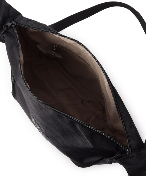 ITS'DEMO（イッツデモ）の「撥水ナイロン舟形ショルダー（ショルダーバッグ・レディース・ライトベージュ/ブラック/ナチュラル/パープル・00）」の21枚目の写真
