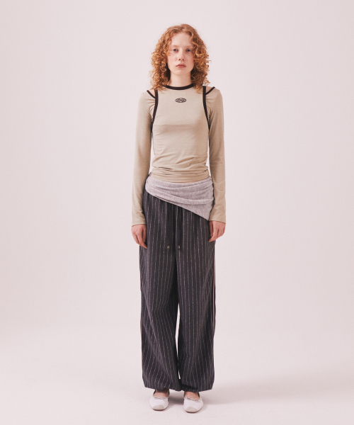 MENASOO(ミナス)の「Stretch Layered T Shirt_Beige(Tシャツ/カットソー・レディース・Beige・SMALL/MEDIUM)」の4枚目の写真