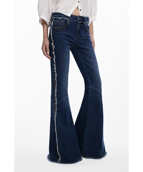 Desigual（デシグアル）の「フレアカットオフデニムパンツ（デニムパンツ・レディース・ブルー・34/36/38/40/42/44）」の5枚目の写真