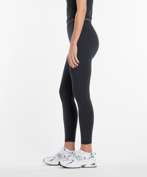 NEW BALANCE（ニューバランス）の「ACレギンス25インチ（レギンス/スパッツ・レディース・ブラック・SMALL/MEDIUM/LARGE/X-LARGE）」の2枚目の写真