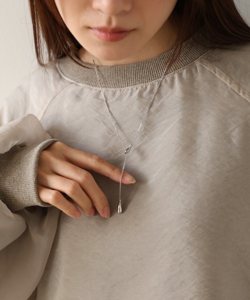 Bab（バブ）の「タイニードロップロングネックレス（ネックレス・レディース・シルバー/ゴールド・ONESIZE）」の3枚目の写真