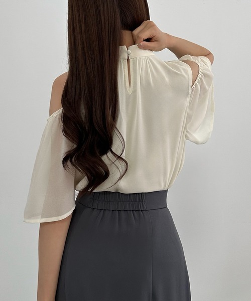 CENEA(セネア)の「2WAYフレアスリーブブラウス(シャツ/ブラウス・レディース・アイボリー/ブラック/ホワイト・LARGE/MEDIUM/SMALL)」の11枚目の写真