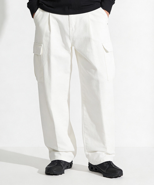 THESTORI(ザ・ストリ)の「ピンタックワイドカーゴパンツ(ホワイト)(デニムパンツ・メンズ・その他・1(M)/2(L)/3(XL))」の1枚目の写真