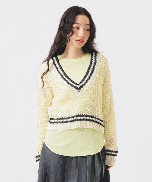 BEAMS BOY(ビームスボーイ)の「Vネック ライン プルオーバー(ニット/セーター・レディース・ホワイト系その他7/グレー・ONE SIZE)」の1枚目の写真