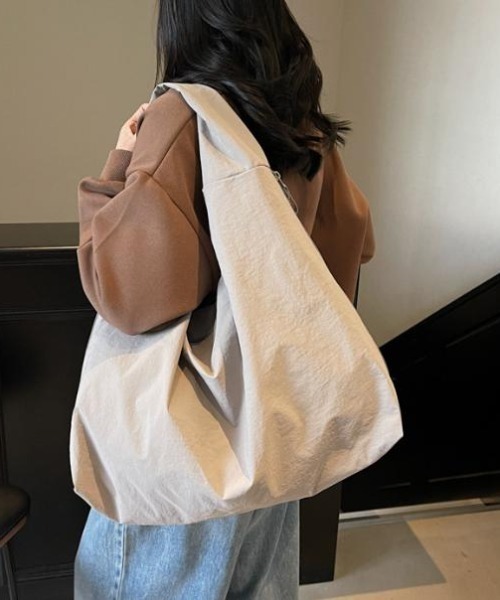 SHEPP(シープ)の「【大容量】【A4サイズ収納可】サイドジップ ビッグギョウザトートバッグ(トートバッグ・レディース・グレー/ブラック/カーキ/ピンク/ベージュ・F)」の3枚目の写真