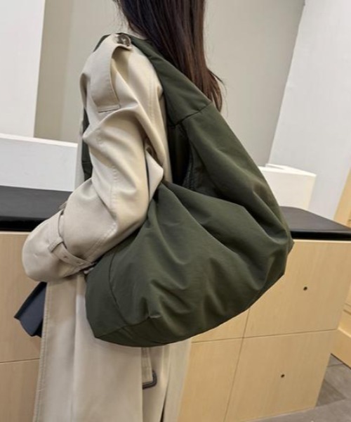 SHEPP(シープ)の「【大容量】【A4サイズ収納可】サイドジップ ビッグギョウザトートバッグ(トートバッグ・レディース・グレー/ブラック/カーキ/ピンク/ベージュ・F)」の5枚目の写真