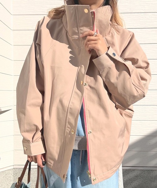 Q(キュー)の「ドルマンリラックスブルゾン(マウンテンパーカー・レディース・カーキ/ベージュ・MEDIUM)」の1枚目の写真