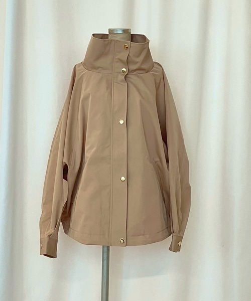 Q(キュー)の「ドルマンリラックスブルゾン(マウンテンパーカー・レディース・カーキ/ベージュ・MEDIUM)」の3枚目の写真