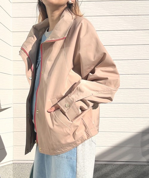 Q(キュー)の「ドルマンリラックスブルゾン(マウンテンパーカー・レディース・カーキ/ベージュ・MEDIUM)」の17枚目の写真