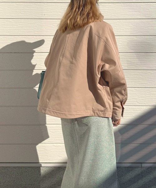 Q(キュー)の「ドルマンリラックスブルゾン(マウンテンパーカー・レディース・カーキ/ベージュ・MEDIUM)」の21枚目の写真
