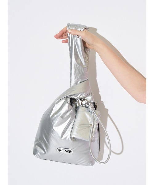 OUTDOOR PRODUCTS（アウトドアプロダクツ）の「【OUTDOOR PRODUCTS×ELLENDEEK別注】パディングマルシェバッグ（ハンドバッグ・レディース・ミント/シルバー・FREE）」の2枚目の写真